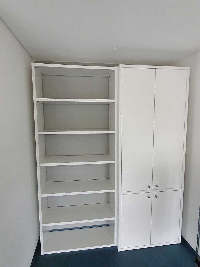 Gaderobenschrank